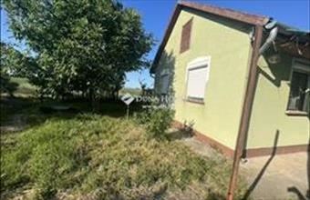 Eladó Úri családi ház hirdetés (25694138)