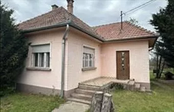 Eladó Dánszentmiklósi családi ház hirdetés (53779333) Eladó Dánszentmiklósi családi ház hirdetés (53779333)