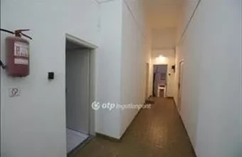 Kiadó Soproni üzlethelyiség üzletházban hirdetés (39524364) Kiadó Soproni üzlethelyiség üzletházban hirdetés (39524364)