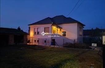 Eladó Ceglédi családi ház hirdetés (94359946)