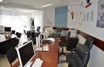 Eladó Debreceni üzlethelyiség utcafronton hirdetés (95984777) Eladó Debreceni üzlethelyiség utcafronton hirdetés (95984777)