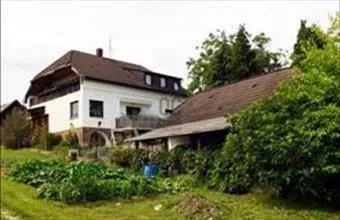 Eladó Ábrahámhegyi házrész hirdetés (79844749)