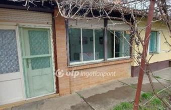 Eladó Kunszentmártoni családi ház hirdetés (34373527)