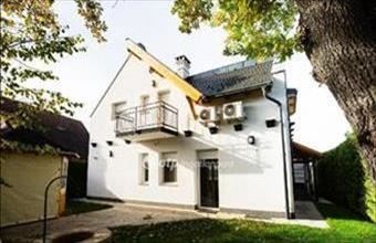 Eladó Balatonfűzfői családi ház hirdetés (23548126)