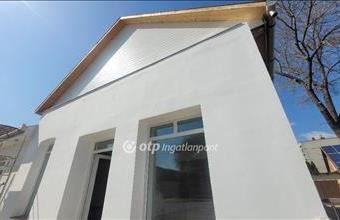 Eladó Jászberényi üzlethelyiség utcafronton hirdetés (96933485)