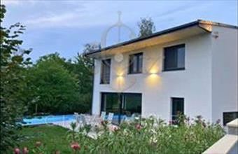 Eladó Szentendrei családi ház hirdetés (28687544)