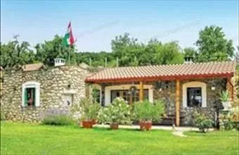 Kiadó Ábrahámhegyi családi ház hirdetés (78247593) Kiadó Ábrahámhegyi családi ház hirdetés (78247593)