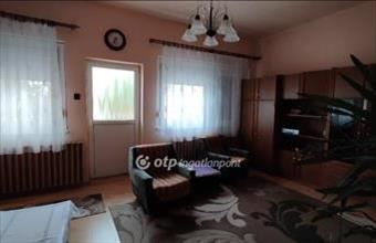 Eladó Jászfelsőszentgyörgyi családi ház hirdetés (17335339)