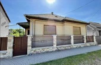 Eladó Vácszentlászlói családi ház hirdetés (46779745)