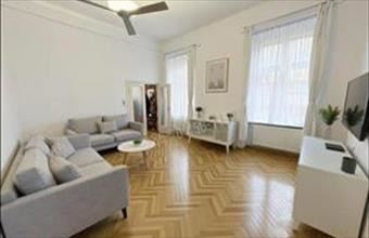 Eladó Budapest V. kerületi tégla lakás hirdetés (33355445)