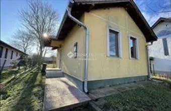 Eladó Tiszakürti családi ház hirdetés (93723949) Eladó Tiszakürti családi ház hirdetés (93723949)