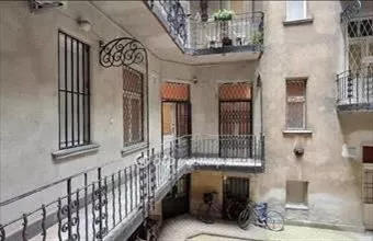 Eladó Budapest VI. kerületi tégla lakás hirdetés (25255375)