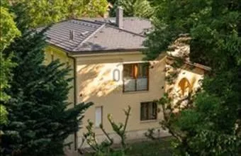 Eladó Budapest II. kerületi családi ház hirdetés (94249973) Eladó Budapest II. kerületi családi ház hirdetés (94249973)
