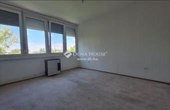 Eladó Székesfehérvári csúsztatott zsalus lakás hirdetés (37535647)