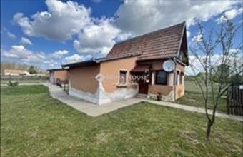 Eladó Kecskeméti családi ház hirdetés (45364634)