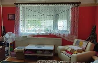 Eladó Máriahalomi családi ház hirdetés (35244335)