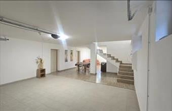 Kiadó Gödi iroda irodaházban hirdetés (92639455)