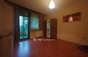 Eladó Budapest VIII. kerületi csúsztatott zsalus lakás hirdetés (77362377) Eladó Budapest VIII. kerületi csúsztatott zsalus lakás hirdetés (77362377)