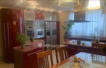 Eladó Nyíregyházai családi ház hirdetés (49747799)