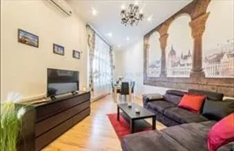 Eladó Budapest VI. kerületi tégla lakás hirdetés (43384136)