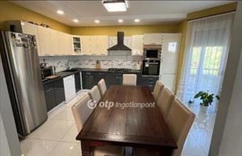 Eladó Csatári családi ház hirdetés (95719336)