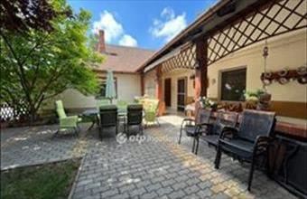 Eladó Szentesi családi ház hirdetés (16527593)