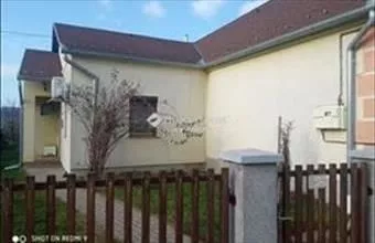 Eladó Fűzvölgyi családi ház hirdetés (83995835) Eladó Fűzvölgyi családi ház hirdetés (83995835)