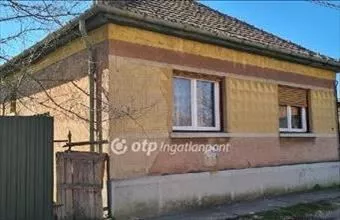 Eladó Szolnoki családi ház hirdetés (54943362) Eladó Szolnoki családi ház hirdetés (54943362)