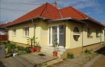 Eladó Kecskeméti családi ház hirdetés (29373344)