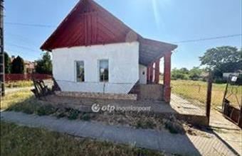 Eladó Jászladányi családi ház hirdetés (74236136)