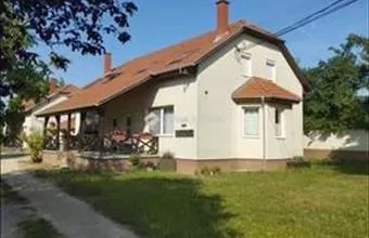 Eladó Csákvári ikerház hirdetés (93234277) Eladó Csákvári ikerház hirdetés (93234277)