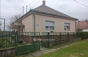 Eladó Simontornyai családi ház hirdetés (57794883)