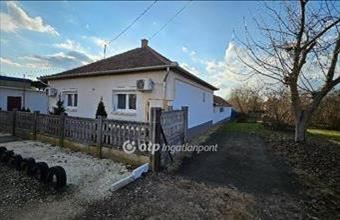 Eladó Jászboldogházai családi ház hirdetés (73482342)