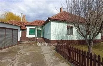 Eladó Jászfényszarui családi ház hirdetés (93375592) Eladó Jászfényszarui családi ház hirdetés (93375592)