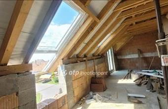 Eladó Jászberényi tégla lakás hirdetés (39234796)