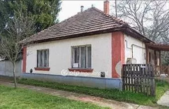 Eladó Jászfényszarui családi ház hirdetés (58377734)