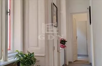 Eladó Budapest V. kerületi tégla lakás hirdetés (34272285)