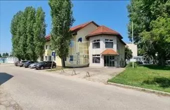 Kiadó Székesfehérvári iroda irodaházban hirdetés (73549614)