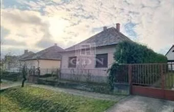 Eladó Kemencei családi ház hirdetés (49733957) Eladó Kemencei családi ház hirdetés (49733957)