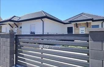 Eladó Velencei ikerház hirdetés (37961532)