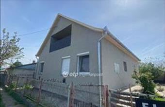 Eladó Újszászi családi ház hirdetés (29485774)