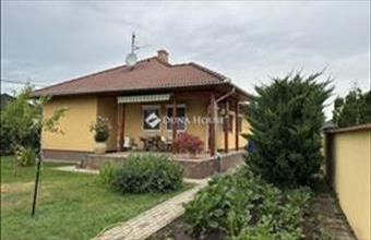 Eladó Kecskeméti családi ház hirdetés (33477299)