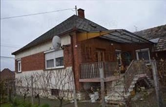 Eladó Pannonhalmai családi ház hirdetés (35368694)