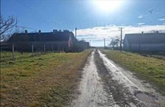 Eladó Szakcsi lakóövezeti telek hirdetés (39475389)