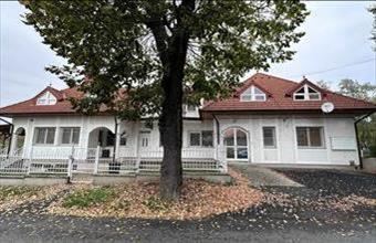 Eladó Balatongyöröki családi ház hirdetés (52376242)