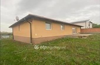 Eladó Gyöngyösi családi ház hirdetés (44658443)