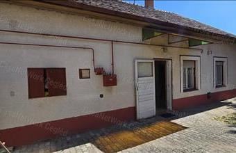 Eladó Nagykőrösi családi ház hirdetés (59753757)