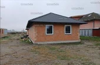 Eladó Kiskunlacházai családi ház hirdetés (77892332)