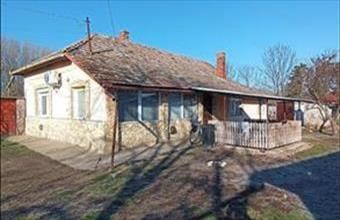 Eladó Kunszentmártoni családi ház hirdetés (39842243)