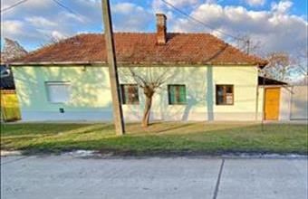 Eladó Szarvasi családi ház hirdetés (92874359)